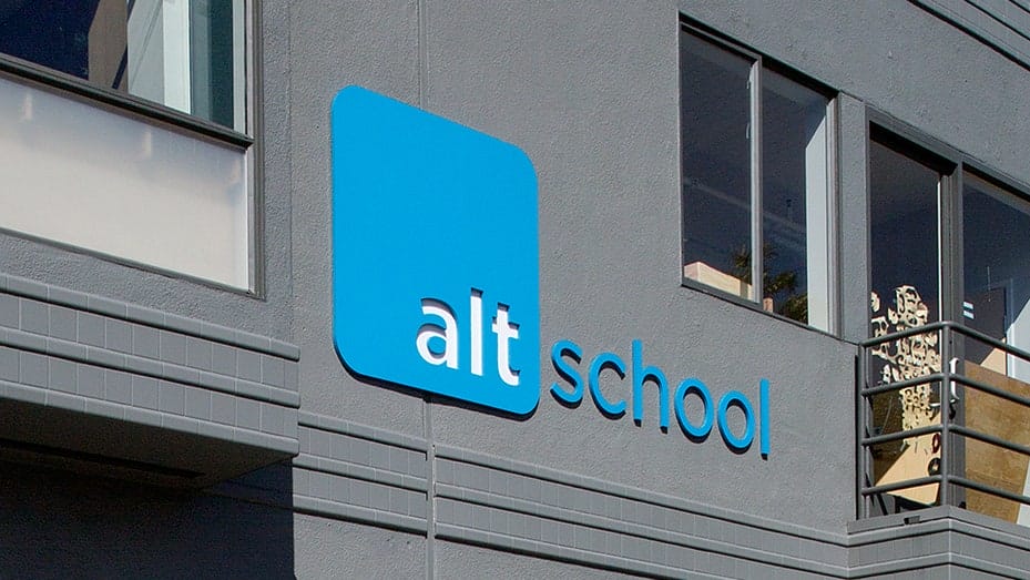 La plateforme d'éducation vise un niveau ambitieux de formation. 