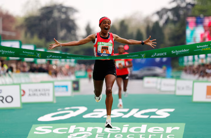L'Ethiopienne Bedatu Hirpa a remporté à Paris son 2e marathon de la saison.