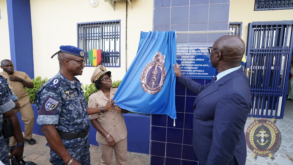 Le général Birame Diop, ministre des Forces armées, en présence du général Martin Faye, Haut commandant de la Gendarmerie nationale et Directeur de la Justice militaire, a inauguré trois brigades à l'est du Sénégal.