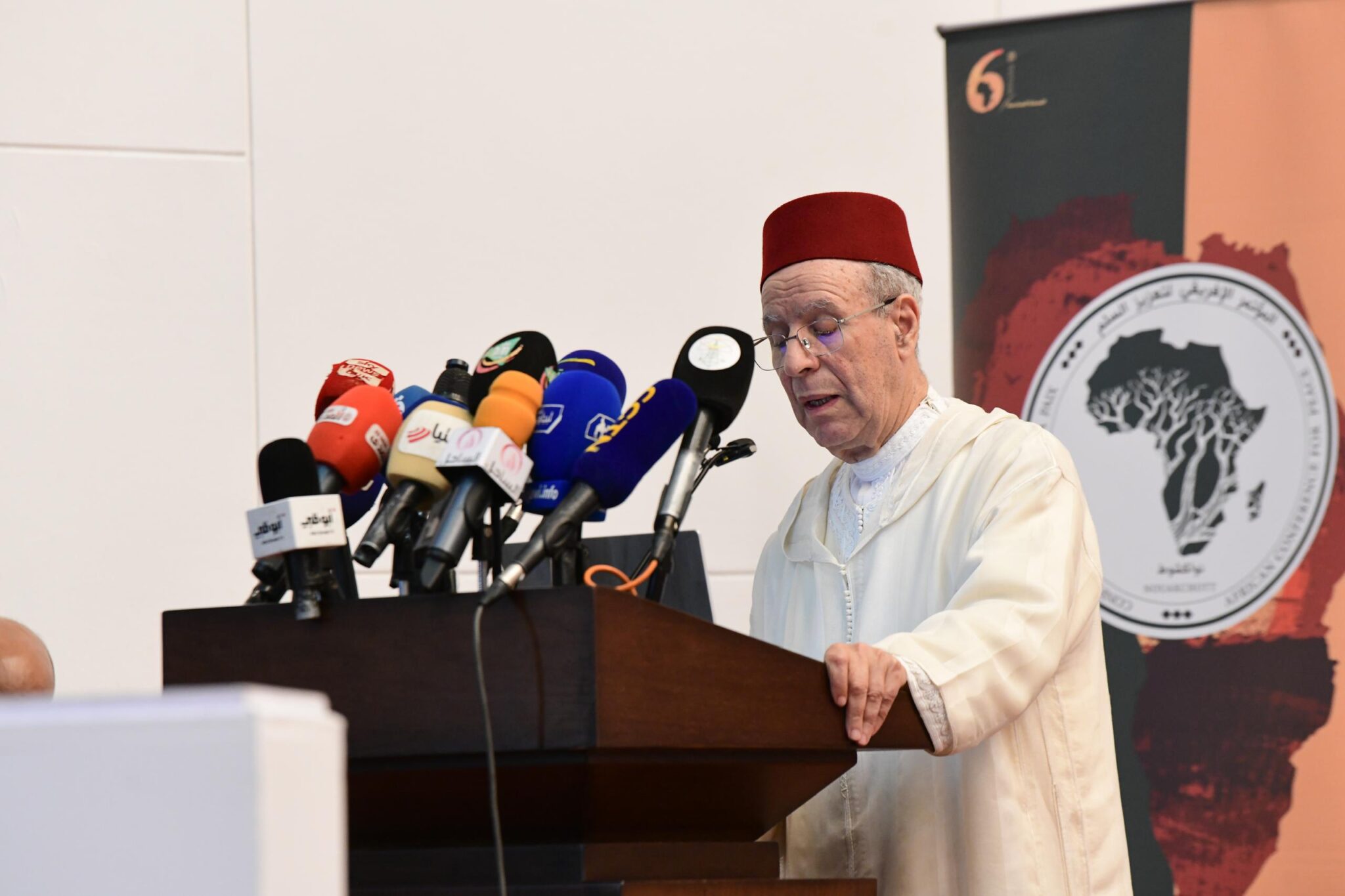 Ahmed Toufiq, ministre marocain des Biens religieux et des Affaires islamiques, a appelé à “la restauration des valeurs de paix”.
