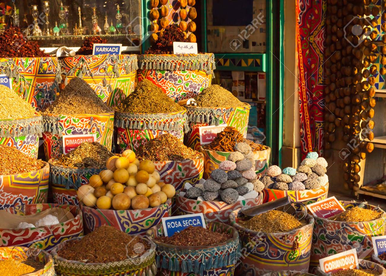 Des produits dans un marché au Caire - DR