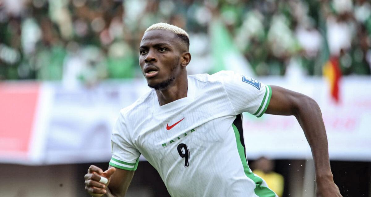 Le Nigérian Victor Osimhen a réussi un fantastique triplé qui a permis au Nigeria de revenir dans la course aux qualifications et à se glisser parmi les barragistes. 