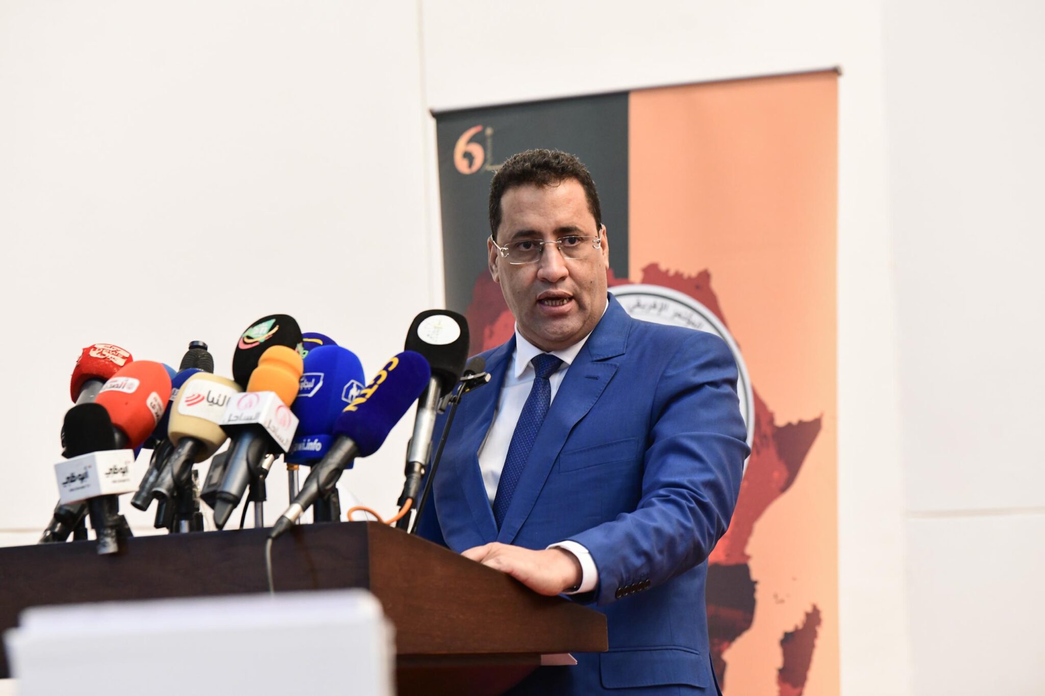 Le premier ministre mauritanie, Moctar Ould Djay, a salué le rôle majeur joué par Cheikh Abdallah ben Bayyah qui est aussi son compatriote. 
