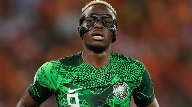 Forte personnalité sur en dehors du terrain, Victor Osimhen a su forcer son destin. 